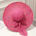 Élégant chapeau de paille rose à mouchetures colorées et un nœud de ruban assorti - M / Rose rouge