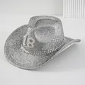 Silberner Glitzer Cowboyhut mit Perlenzahl 18 und Nietenband für Musikfestivals - M (56-58cm) / Silber