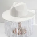 Unisex weißer Filzhut Fedora mit langen dekorativen Fransen Quasten für Party Kostüme - M (56-58cm) / Weiß