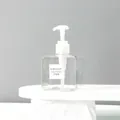 Botella dispensadora cuadrada de plástico transparente 12,5x6,8cm para loción - Transparente (250ml)