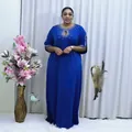 Vestido largo africano azul elegante de talla grande con detalle de pedrería en escote - Azul zafiro