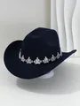 Vue détaillée d'un chapeau de cowboy bleu avec décoration de couronne en strass - M (56-58cm) / Bleu marine