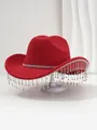 Nahaufnahme eines roten Filz-Cowboyhuts mit glitzernden Strassfransen und Zierband. - M (56-58cm) / Rot