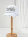 Cappello trucker da sposa bianco con scritta 'Bride' in strass e velo in tulle - M(56-58cm) / Stile Bride con Strass Colorati Bianco