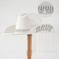 Elegante cappello da cowboy bianco da sposa con scritte BRIDE in perle e finiture in strass - M（56-58cm） / Stile Gemma Rotonda