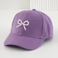 Cappellino da baseball elegante in cotone viola per donna con fiocco in perle bianche - Taglia M / Viola (WH1) / Viola