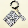 Tarjetero de leopardo elegante con pulsera de cuentas de silicona y borla negra fina - Blanco (K364)