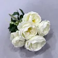 Detail van een kunstmatig Austin rozenboeket met 7 bloemkoppen in de kleur wit. - 7 Koppen/Verpakking / Wit