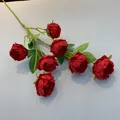 Detalle de un ramo de peonías artificiales rojas de 7 cabezas para decoración hogar - Rojo