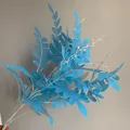 Detailopname van 5-taks kunstmatige lichtblauwe acaciabladeren voor bruiloftsdecor. - Lichtblauw