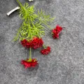 Detailansicht eines künstlichen roten 5-Kopf-Kornblumenstiels für die Wohndekoration - Rot