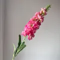 Kunstmatige roze ridderspoor zijden bloem voor elegante bruiloft en huisdecoratie - Rozerood