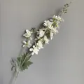 Rama de flor de delphinium artificial flocada blanca para decoración de bodas y banquetes - Juego de 10 Piezas / Blanco