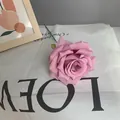 Einzelstielige staubrosa künstliche Seidenrose für Hochzeits- und Heimdekoration - Bohnenpastenviolett
