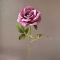 Realistische künstliche Rose mit einem Stiel in Mauve für Heim- und Hochzeitsdekoration - Lila