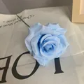 Elegante hellblaue künstliche Diamantrose für die Dekoration von Heim und Hochzeiten - Blau