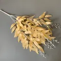 Detailansicht champagnerfarbener künstlicher Weidenblätter für die Hochzeitsdeko. - 5-Gabel Weidenzweig Dunkelchampagner / Dunkelchampagner