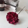 Stelo di ortensia artificiale rosso scuro per decorazioni eleganti per casa e matrimoni - Rosso