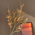 Tige de plante artificielle dorée élégante pour compositions florales du Nouvel An - Branche bouclée à feuilles fines dorée (N° 11)