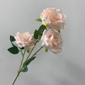 Elegante pfirsichrosa künstliche Seidenrosen mit 3 lebensechten Blüten für Hochzeiten - 3-Köpfiges Set / Champagner
