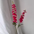 Fleurs de delphinium artificielles magenta à deux tiges pour décor de mariage - Rose rouge