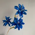 Elegante künstliche blaue Lilie mit drei Köpfen für Hochzeiten oder Heimdekorationen - Türkisblau