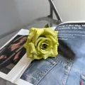 Realistische lindgrüne künstliche Rose für elegante Heim- und Hochzeitsdekoration - Grün