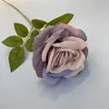 Künstliche Einzelstielrose mit lila-rosa Farbverlauf für die Innendekoration zu Hause - Violetter Rand