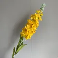 Una rama de flor de delphinium artificial amarilla para decoración de hogar y boda - Amarillo
