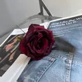 Elegante dunkelburgunderrote künstliche Rosenblüte für Hochzeits- und Innendekoration - Burgunderrot