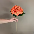 Lebhafte orangefarbene künstliche Hortensie, einzelner Stiel für die Heimdekoration - Orange