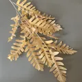 Eleganter champagnerfarbener künstlicher Farnzweig für Hochzeit und Dekoration. - Großes Farnblatt (Dunkel) / 95cm / Dunkelchampagner