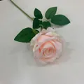 Elegante künstliche einzelne Champagner-Rose für Hochzeits- und Hotelblumendekorationen. - Einzelne Rose / Hell Champagner