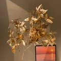 Élégantes feuilles artificielles dorées pour compositions florales de fête - Feuille dorée naturellement fourchue (80)