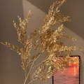 Élégante branche artificielle dorée pour compositions florales du Nouvel An et maison. - Aiguille de Pin Dorée (N° 83)