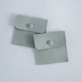 Petit sac à bijoux en microfibre bleu clair de qualité avec fermeture à bouton-pression - 8*8cm / Vert clair