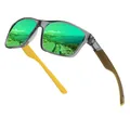 Occhiali da sole sportivi polarizzati con lenti a specchio verdi e aste gialle con motivi - Stile Quadrato Polarizzato / Montatura Grigio Trasparente (Specchio Verde)