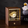 Retro Würfel Nachtlicht aus Walnussholz mit 3D-Galaxie-Kristall und warmem Licht - Quadratisch - Galaxie