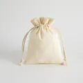 Textura detallada de la bolsa de algodón de bambú crema con cordón para joyería - 7*9cm