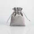 Elegante bolsa de satén gris plata con cordón para embalaje de regalos y joyas protección - 7x9cm / Plateado