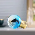 Kreative Harz-Kristallkugel Nachtlicht Glühbirne mit Miniatur-Schwertwal Ozean-Thema. - Orca-Stil / Wiederaufladbares Modell