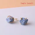 Ruwe lapis lazuli stenen oorknopjes met vergulde onregelmatige klauwzetting voor dames - Lapis Lazuli