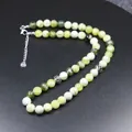 Collar de cuentas de piedra natural verde hecho a mano con cierre de acero inoxidable - Jade negro y blanco