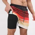 Vue détaillée du short de bain 2-en-1 pour hommes avec rayures et poche pour téléphone. - S / Bas / 26# Fines rayures rouges