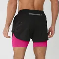 Vue arrière d'un short de course 2 en 1 pour homme avec doublure rose - S / Bas / Noir et Rose