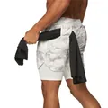 Pantaloncini sportivi mimetici a doppio strato da uomo con asola per asciugamano - Camouflage Bianco Graffiti