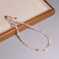 Collana fatta a mano in pietra naturale rosa con distanziatori dorati e regolabile - Quarzo rosa