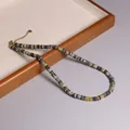 Collana bohémien fatta a mano in pietra naturale con catena dorata regolabile per donna. - Pietra a Rete Nera