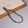 Collana bohémien fatta a mano con perle in pietra naturale e catena d'oro regolabile - Agata Indiana