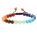 Detailopname van de 7 Chakra helende kristallen armband met 8 mm natuurstenen kralen - 7 Chakra